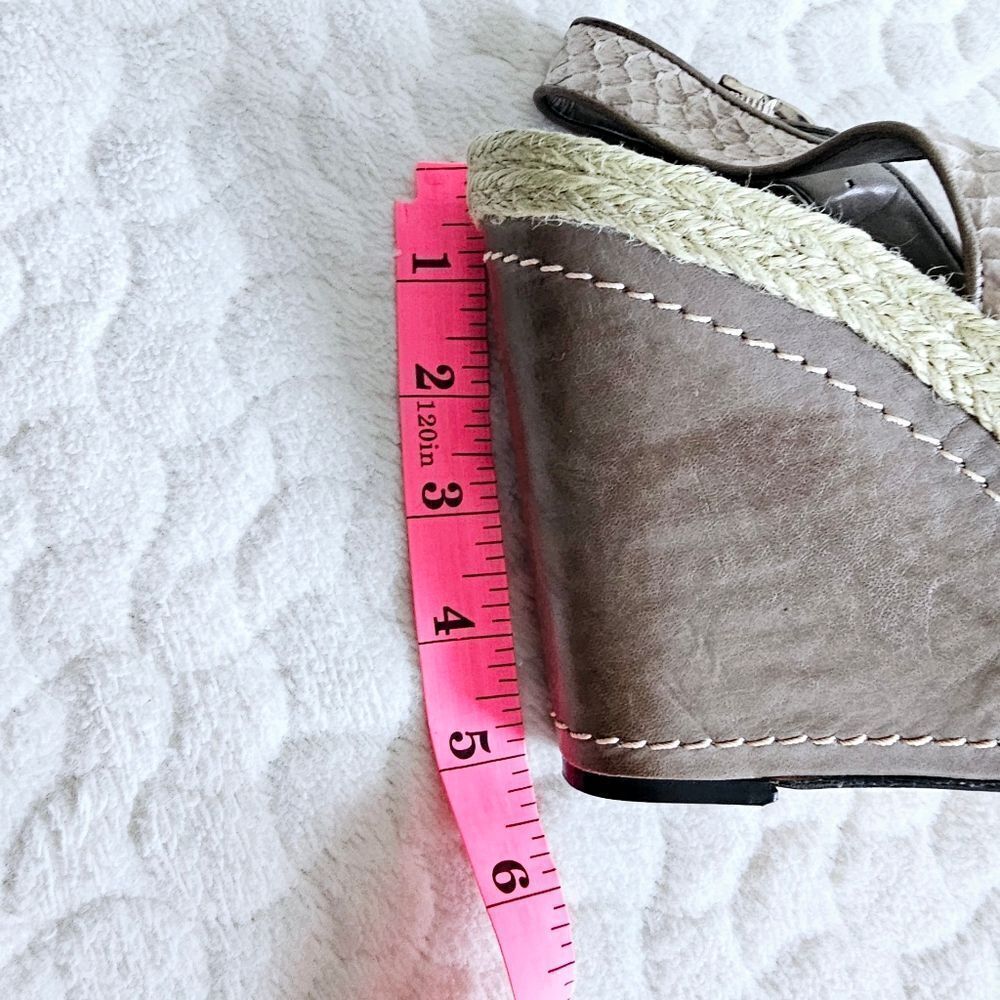 Vince Camuto Estera snakeskin wedges heels 9.5 39.5 - Picture 8 of 10